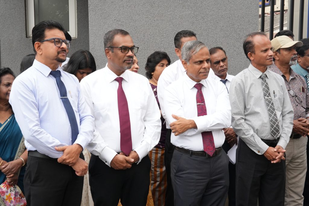Press release on private sector salary increase.
